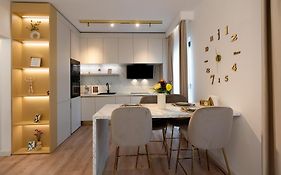 Soni Exclusive Apartments Plaza With Private Parking & Self Check-In